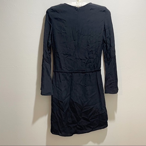 WYLDR LONDON LOS ANGELES Women’s Black Bell Sleeve Crochet Lace Inset Dress - Picture 3 of 10